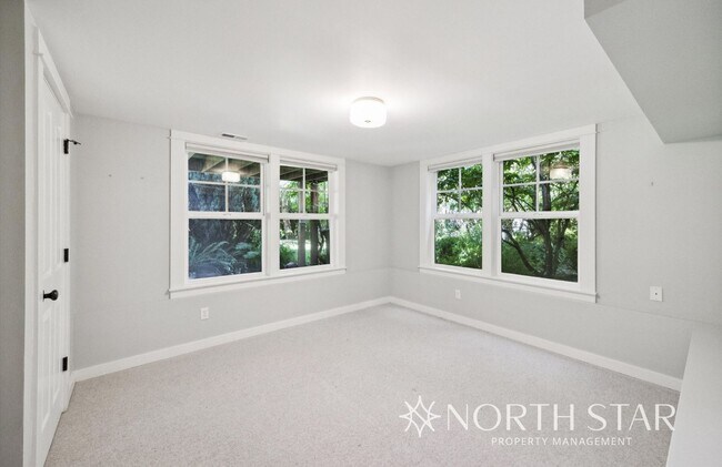 Building Photo - A Private Paradise Near Downtown