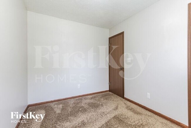 Building Photo - 4412 Tucson Dr