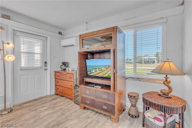 Building Photo - 280 Airport Dr S