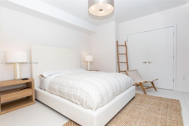 Building Photo - 2101 S Surf Rd