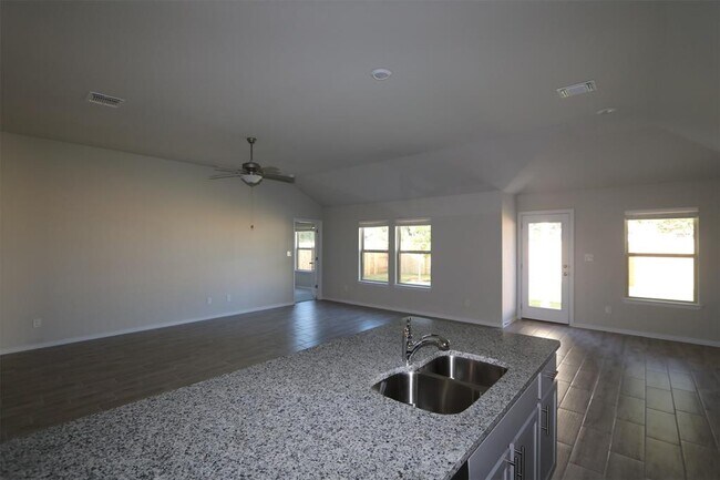 Building Photo - 256 Falling Star Ln