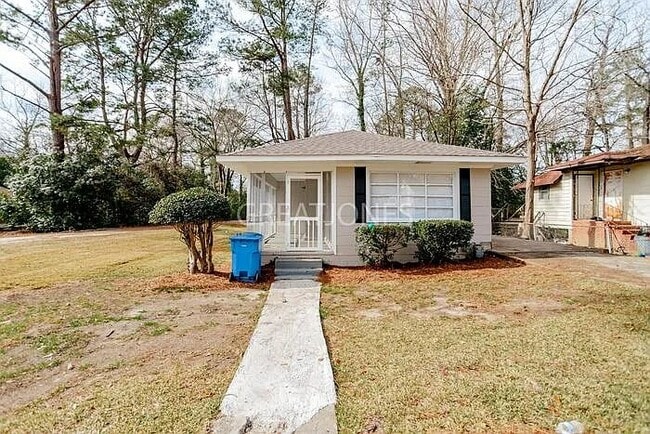 Building Photo - 2425 Avalon Rd