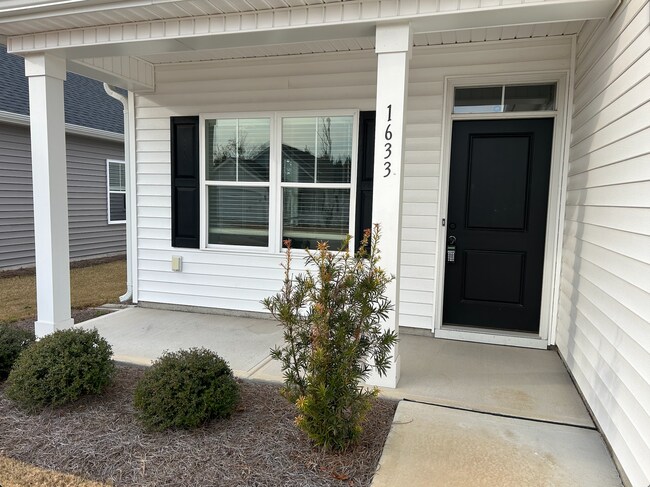 Building Photo - The Landing at Lewis Creek | 3 bedrooms, 2 baths