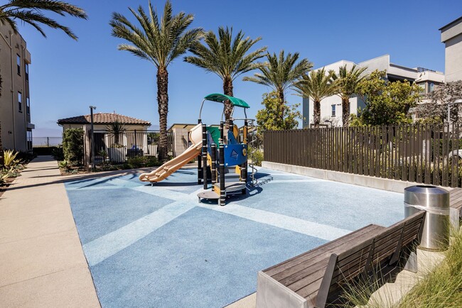 Building Photo - Lighthouse Community 4 Bedroom Home - Ocea...