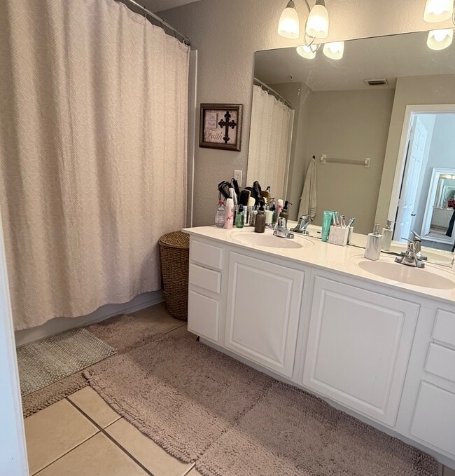 Building Photo - 7154 Showcase Ln