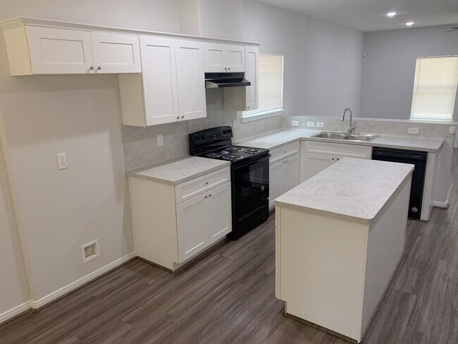 Building Photo - 8114 Rhobell St