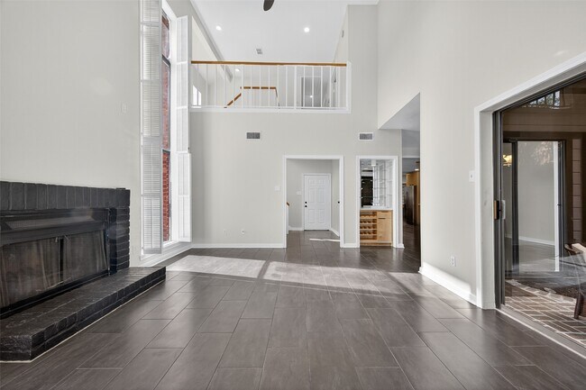 Building Photo - 7447 Cambridge St