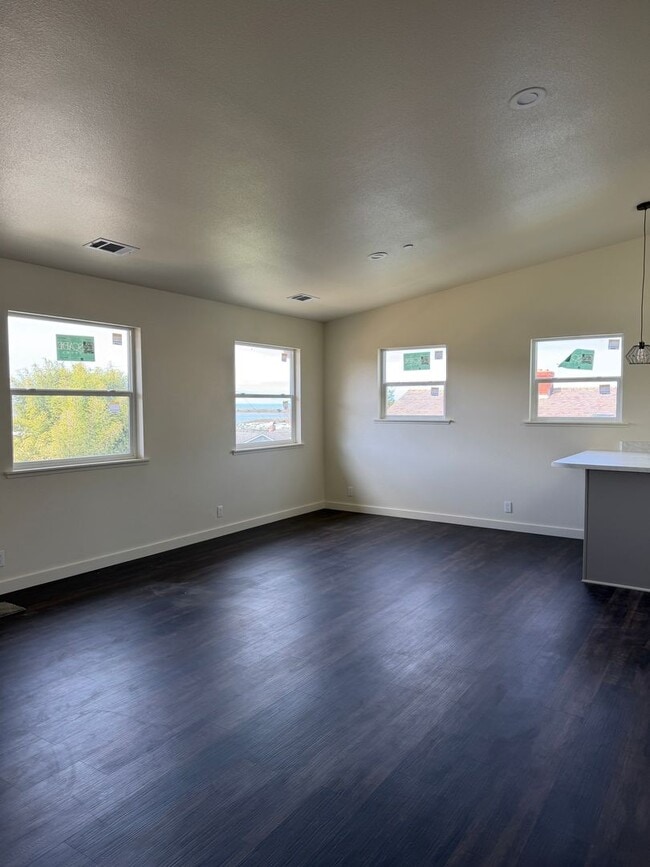 Building Photo - 6442 Aspen Way