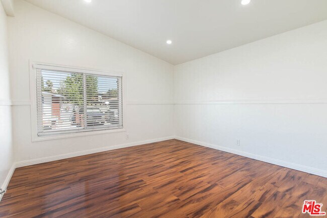 Building Photo - 27584 Onyx Ln