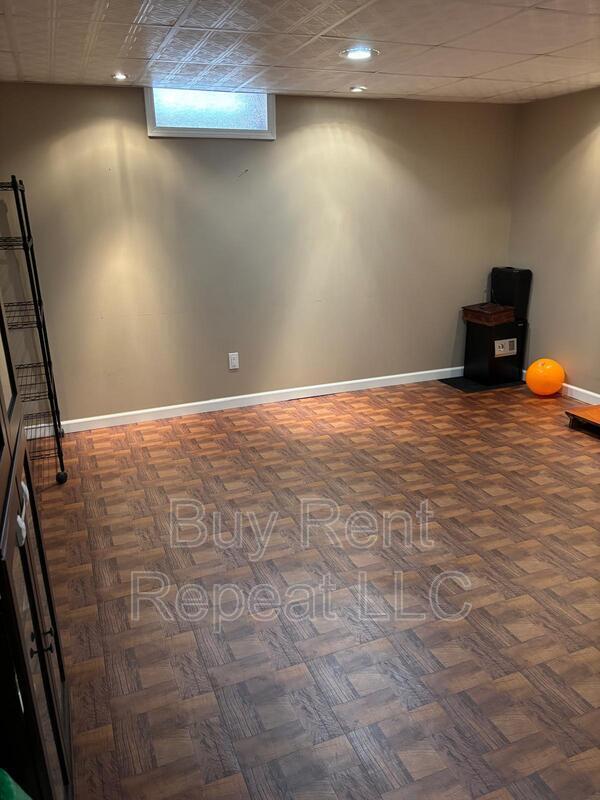 Building Photo - 5309 Grovedale St