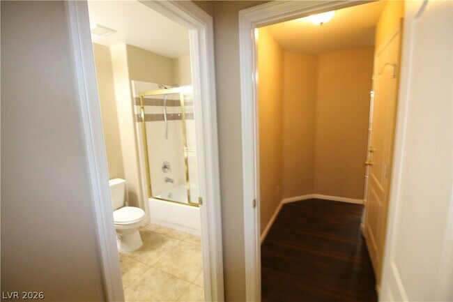 Building Photo - 1520 Vía Cassia