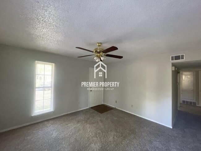 Building Photo - 2225 Eveningview - HALF OFF FIRST MONTH'S ...
