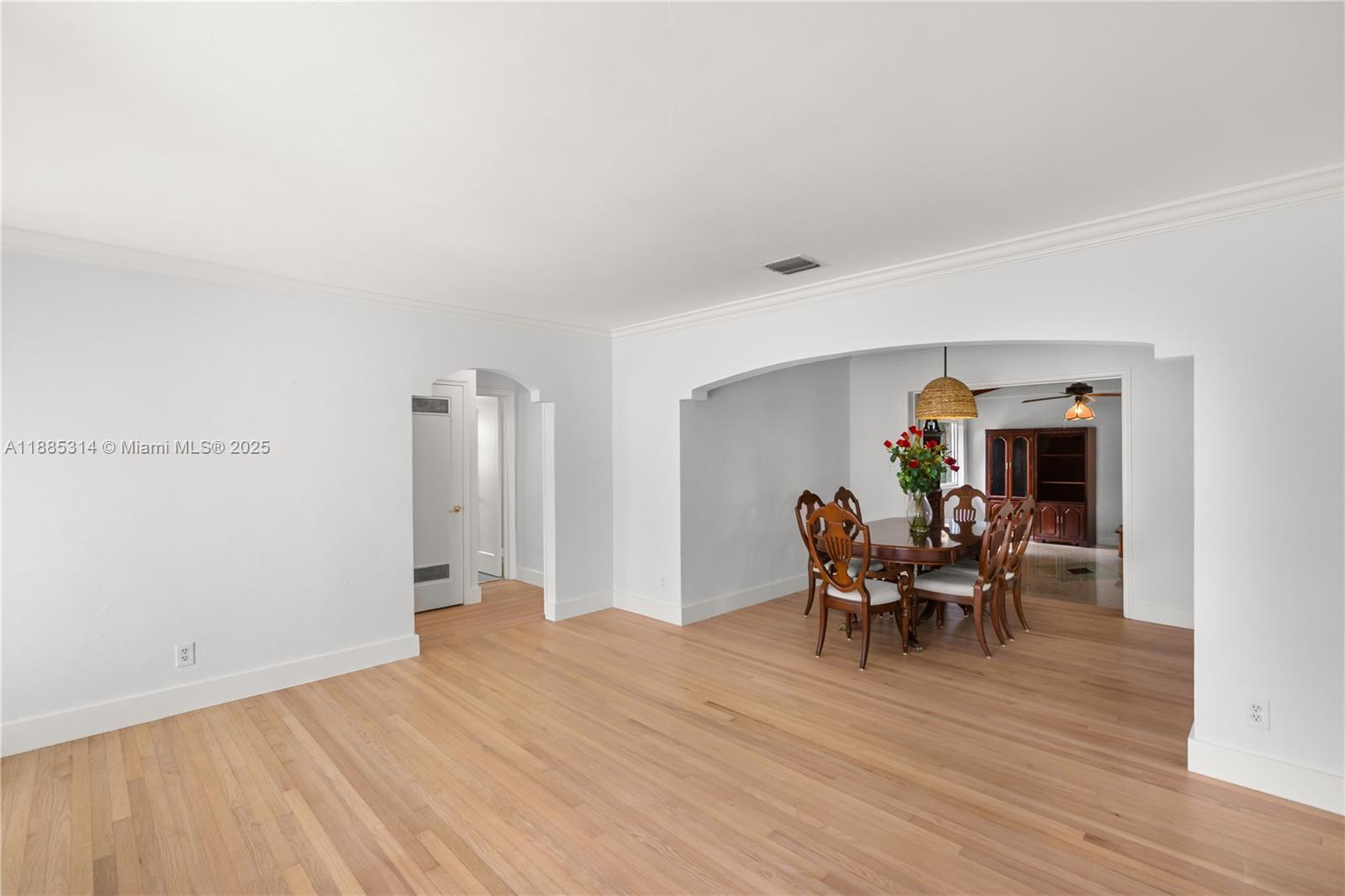 Building Photo - 3018 Coconut Grove Dr