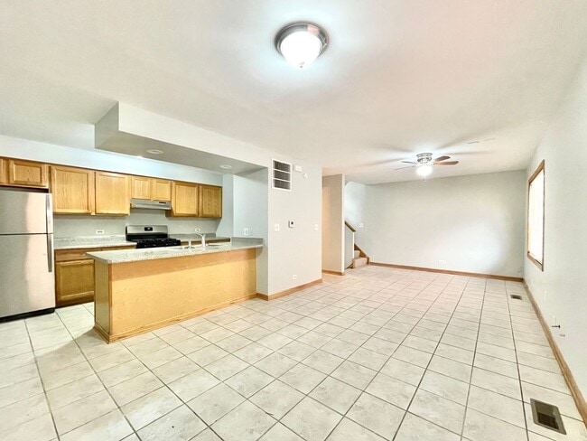 Building Photo - 3162 S Throop St