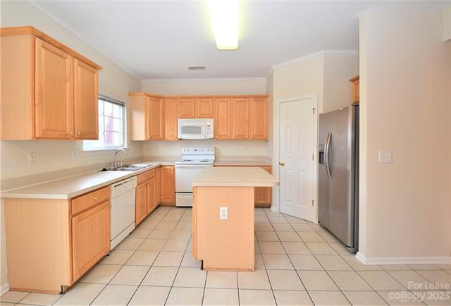 Building Photo - 9742 Bailey Rd