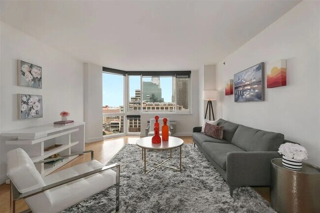 Building Photo - 20 2nd St