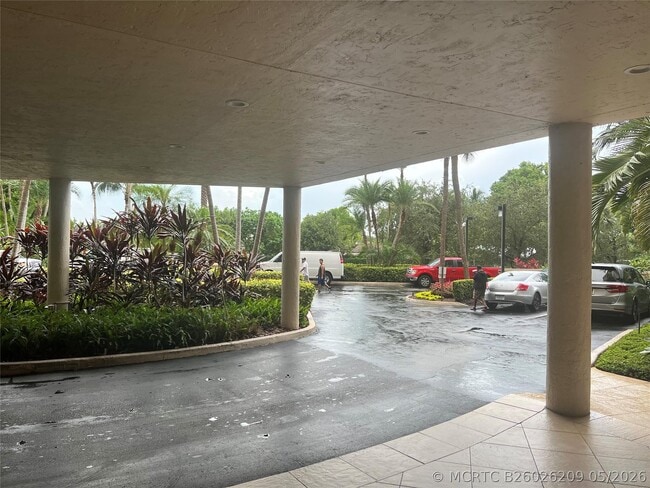 Building Photo - 5100 N Ocean Blvd