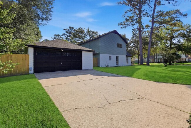 Building Photo - 3930 Cypress Hill Dr