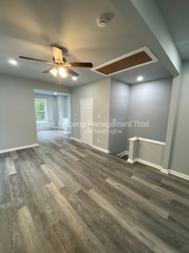 Building Photo - 22 Riverview Ave