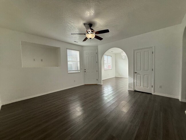 Building Photo - Updated 3-Bedroom Home in Woods Cross!