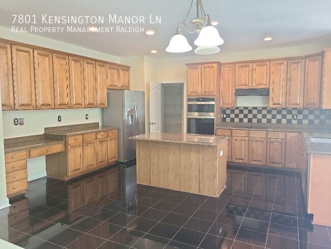 Building Photo - 7801 Kensington Manor Ln