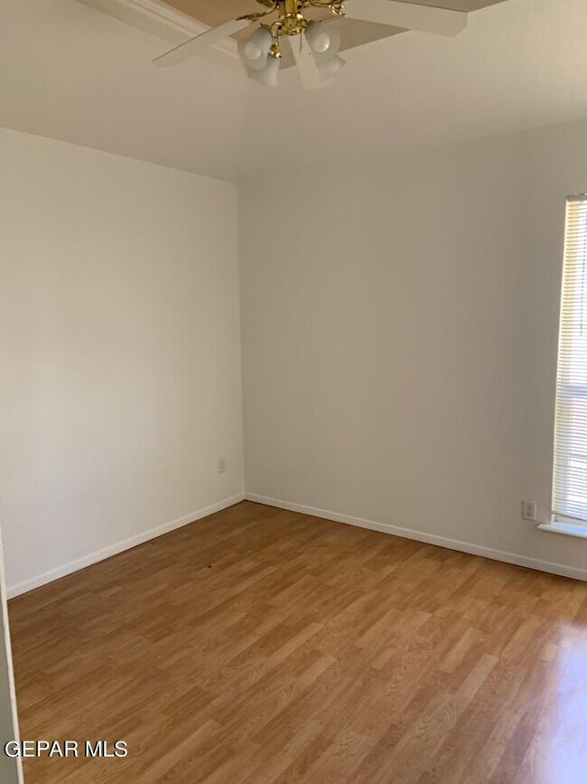 Building Photo - 904 La Gotera Pl