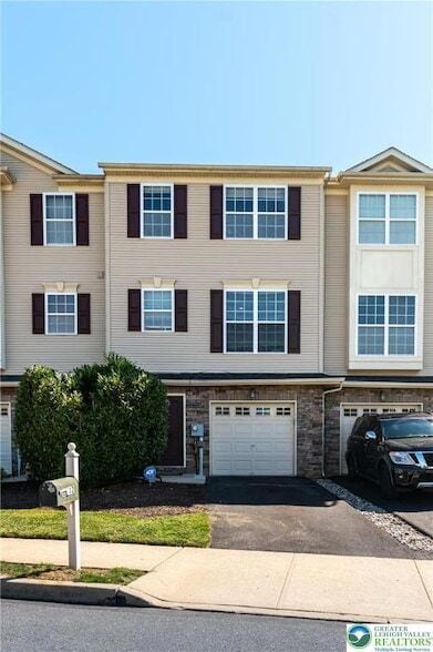 Building Photo - 2512 Gila Dr