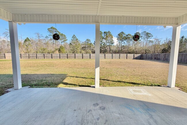 Building Photo - AVAILABLE NOW! (Small Pets Only)