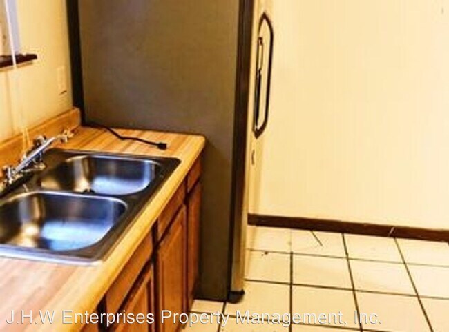 Building Photo - 3 br, 1 bath House - 2418 1/2 Laurel St.