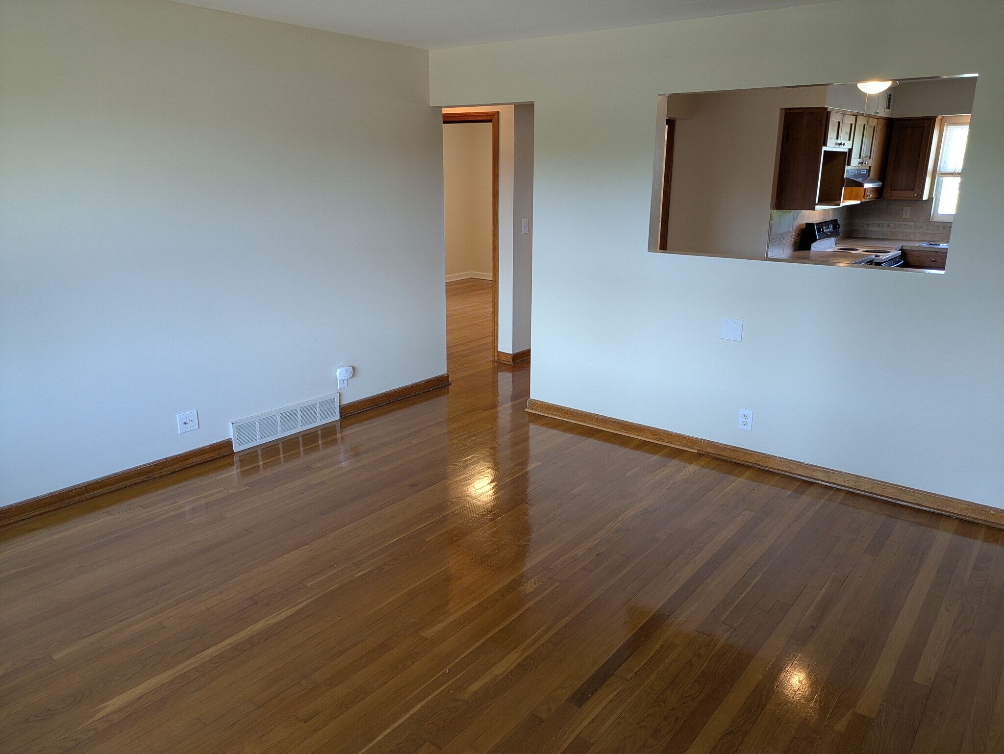Building Photo - 2909 Abigail Dr