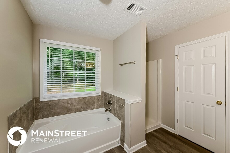 Building Photo - 20 Haywood Ct