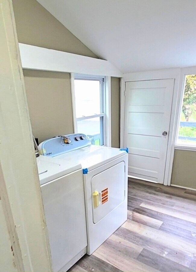 Building Photo - 53 Mill St