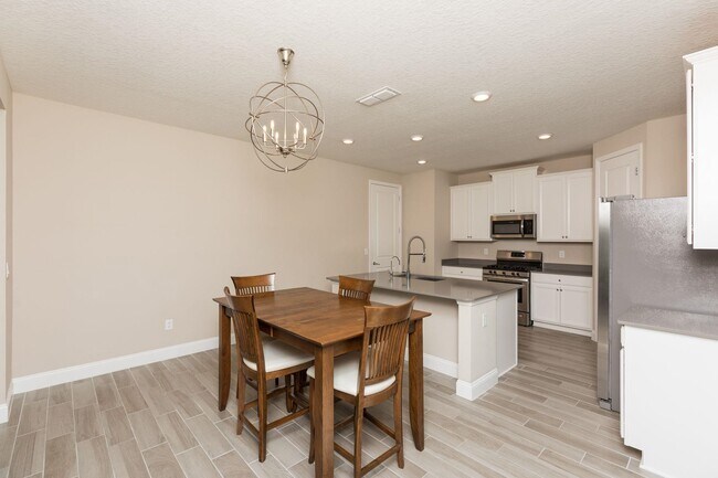 Building Photo - 91 Ridgewind Dr