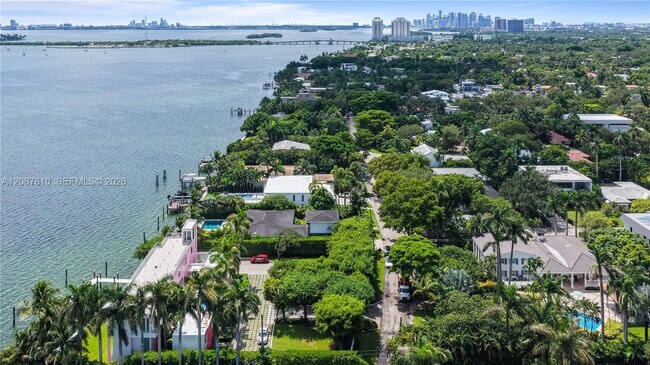 Building Photo - 9301 N Bayshore Dr