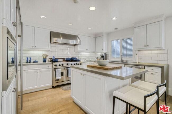 Building Photo - 11974 Mayfield Ave