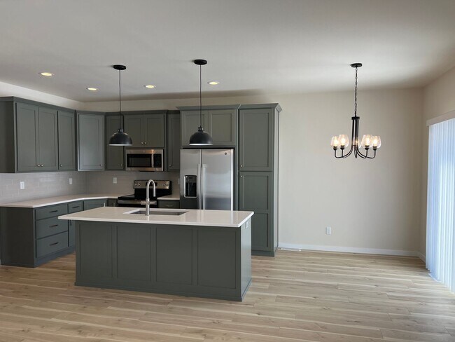 Building Photo - 1360 Goldenwood Dr