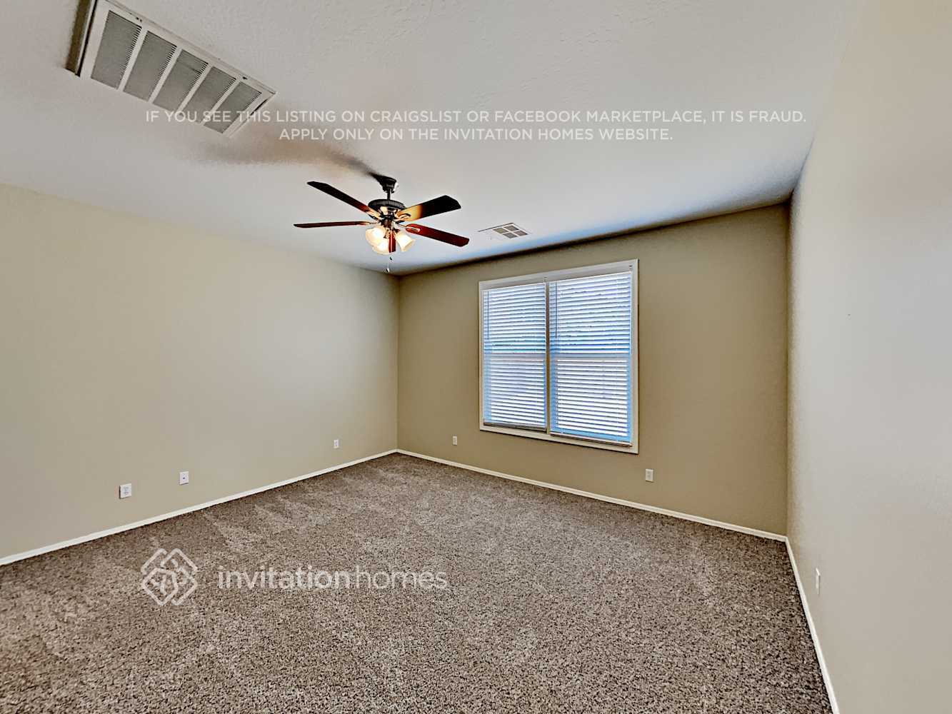 Building Photo - 15120 W Mercer Ln