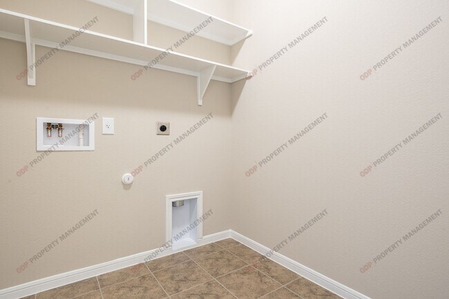 Building Photo - 10206 Eaglefire Dr