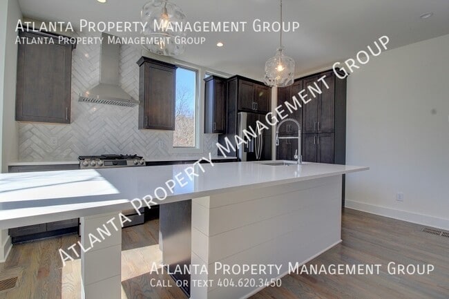 Building Photo - 70 Rowe Street NE