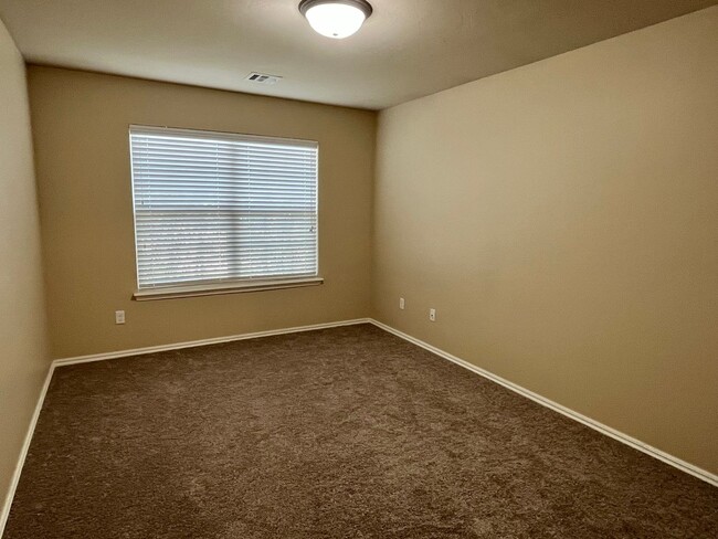 Building Photo - Wonderful 3 Bed 2 Bath Home in Moore