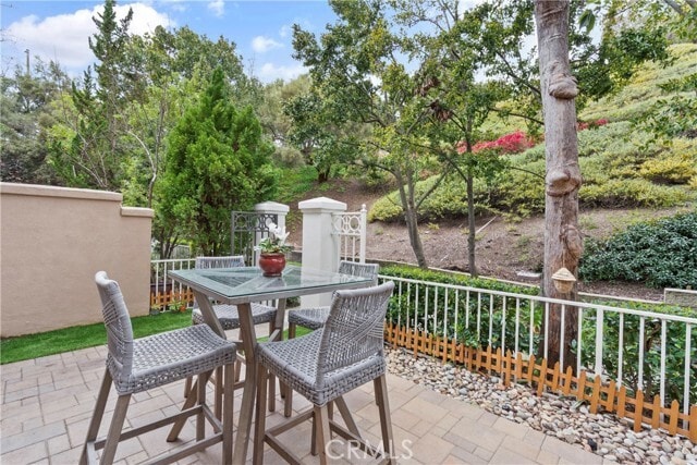 Building Photo - 15 Florentine