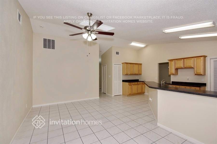 Building Photo - 266 Stillwater Dr