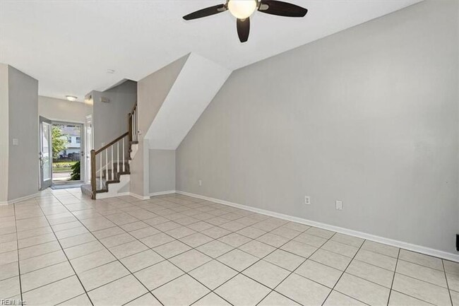 Building Photo - 4975 Kemps Lake Dr