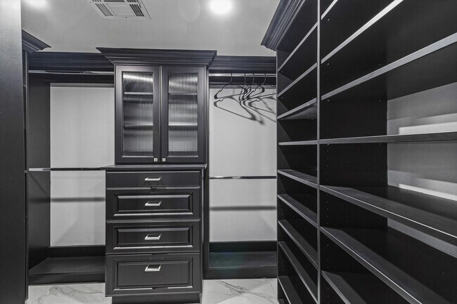 Building Photo - Luxury Penthouse Retreat with Private Pool, Sauna & Strip Views