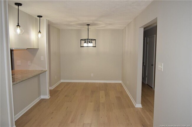 Building Photo - 668 Bartons Landing Pl