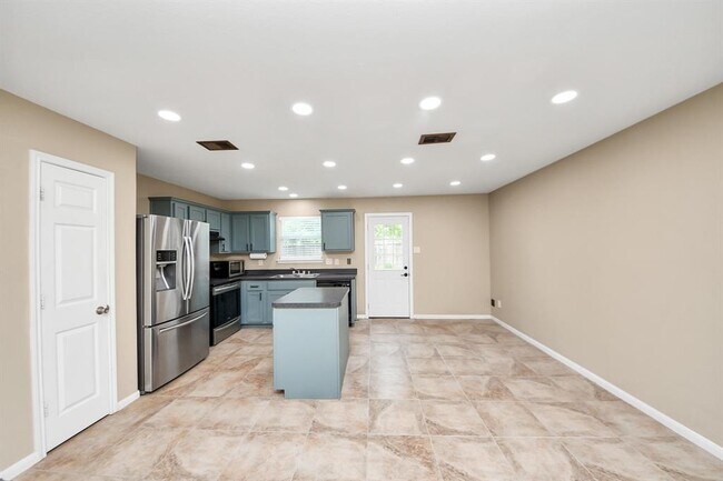 Building Photo - 4106 Falling Trace Ln