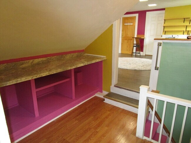 Building Photo - 216 Irving St