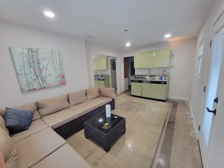 Building Photo - 20354 Laguna Canyon Rd