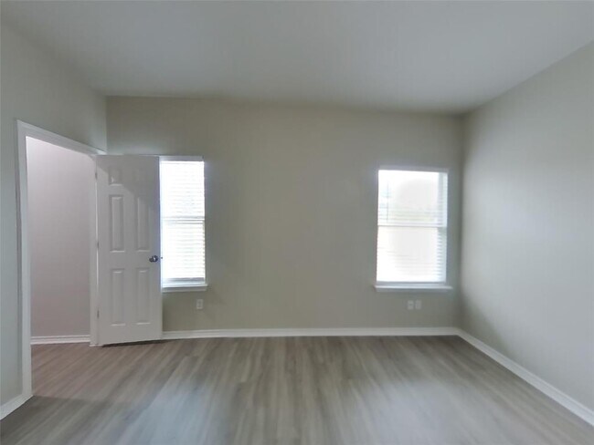 Building Photo - 11602 Morgan's Point St