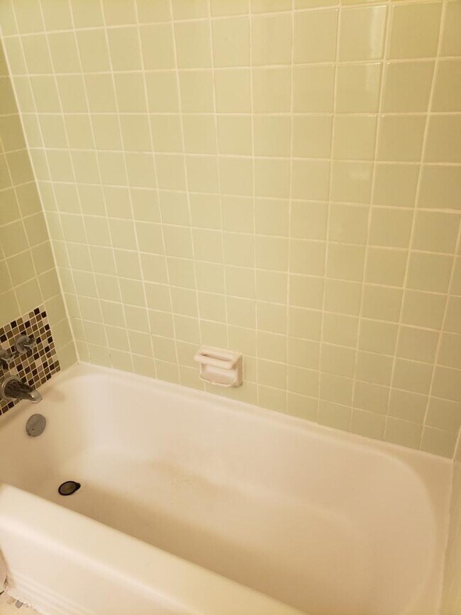 Building Photo - 922 24th St NW